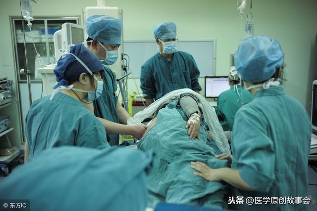 26岁产妇羊水栓塞，医生全力抢救，丈夫说我一分钱都拿不出来了