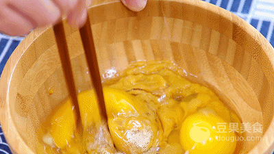 红薯肉松面包 宝宝辅食食谱