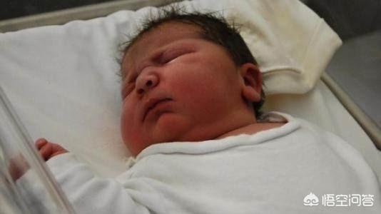 国内最大的婴儿出生体重是多少？