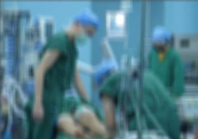 爸妈看了眼1岁女儿的小便，魂都吓飞了！竟是因为给她吃了……