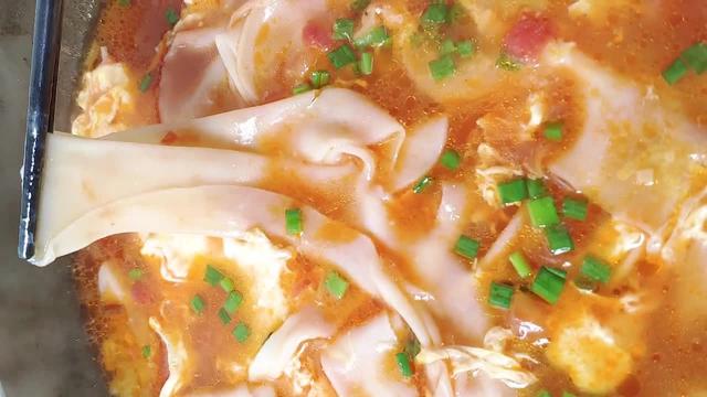 饺子皮用不完别扔，把它“扯”成面片，宝宝辅食营养美味易吸收！