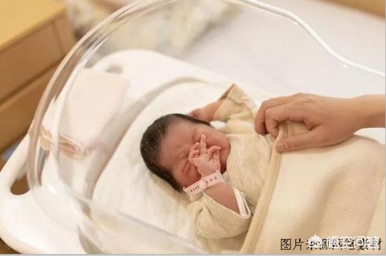 刚出生的宝宝，应该怎么护理？