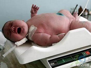 国内最大的婴儿出生体重是多少？