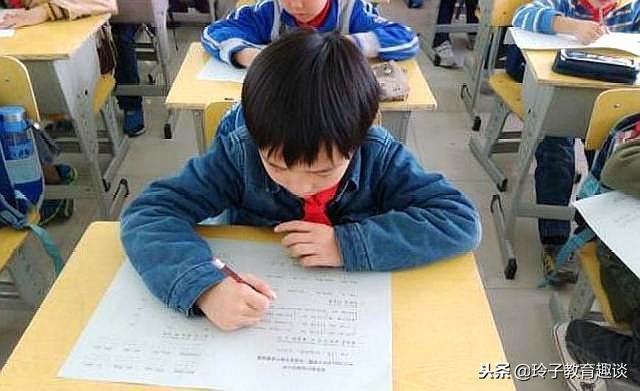 “最坑娃”的爸妈，因为名字有88个笔画，太难写，孩子输在起跑线