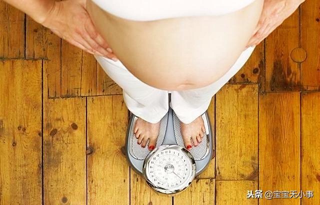 临产前一个月，胎儿会忙3件事，孕妇可要好好配合