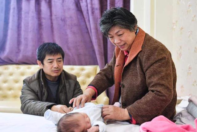 宝妈过了这个年纪，还是别考虑要孩子了，不然伤害的可是孩子