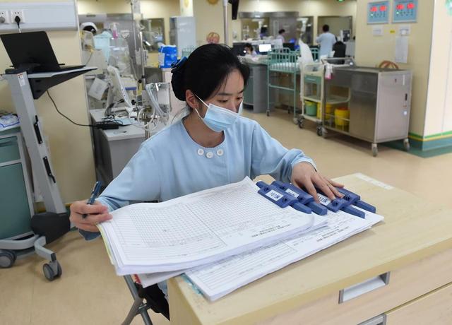 顺产的宝宝和剖腹产宝宝，都有哪些区别？顺产的苦真不是白受的