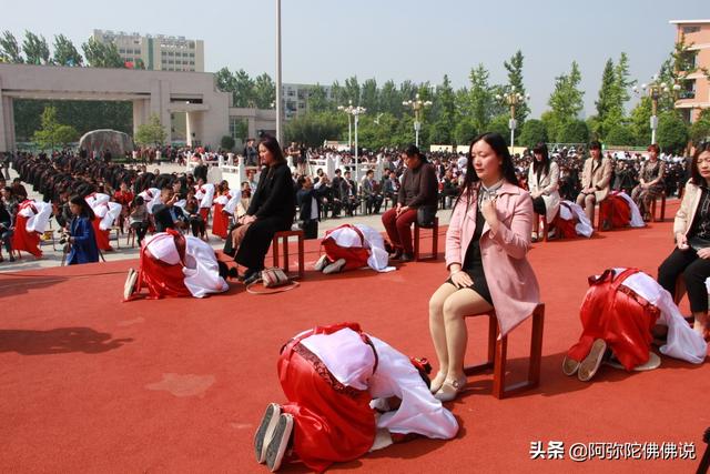 十跪父母恩！