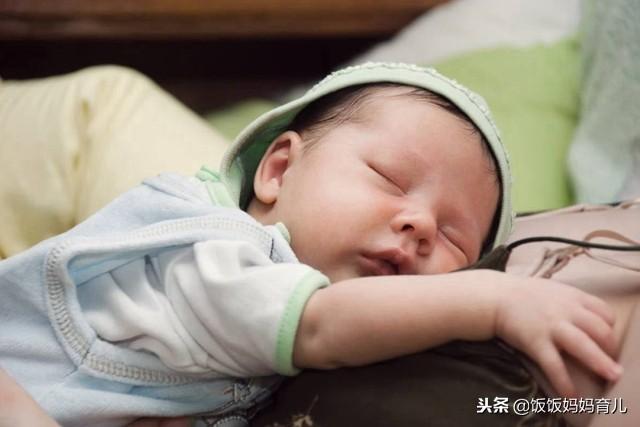 妈妈晚上常给孩子吃这4种食物，宝宝睡觉香、长得快，身体棒棒哒