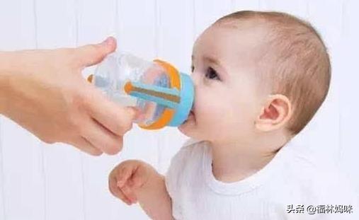 宝宝喝水也是要看时间段的！错误的时间段喝水，会伤害宝宝身体