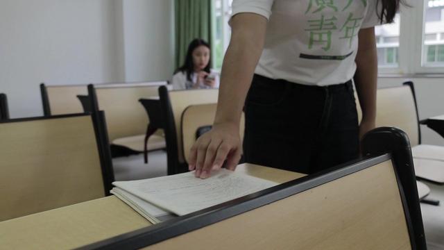 当孩子被欺负时，你的行为，将决定他们今后能不能抬得起头