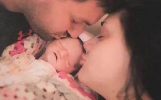英国女子孕期忍痛分娩生下死婴，分享照片：留心一切身体信号