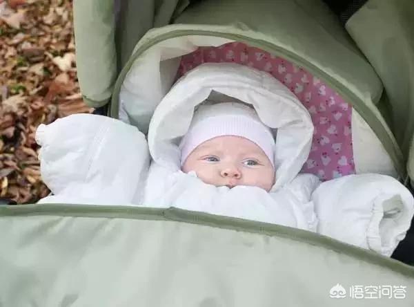 宝宝手脚发凉，真的是因为穿得太少吗？你怎么看？