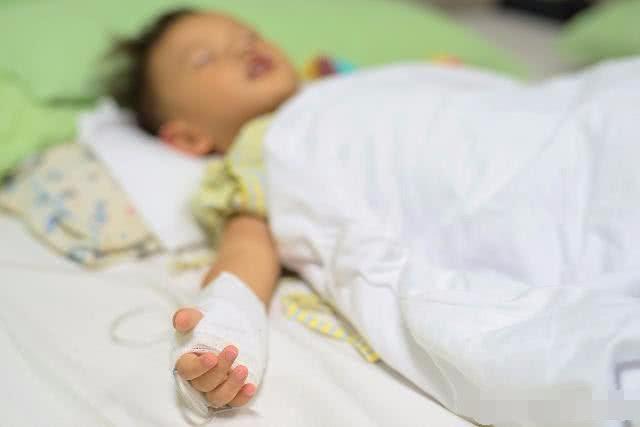孩子刚上幼儿园，为什么爱生病？这3个原因老师不说，你也要知道