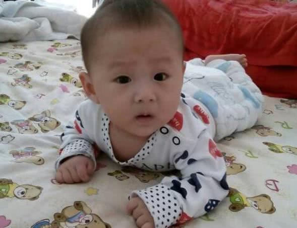 宝宝睡觉“踢被子”，主要是有这3个“苦衷”，很多妈妈搞错了！
