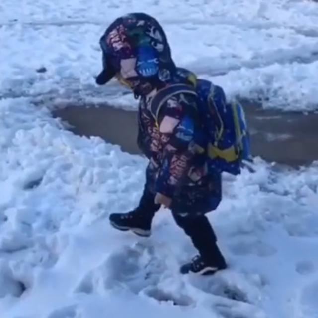 宝爸对未出生的胎儿喊话,这句话惹人笑又惹人哭,网友:想哭