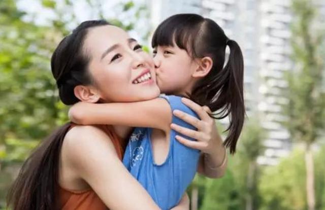 明明已经学会了走路，怎么孩子更爱“抱抱”了？这真不是矫情