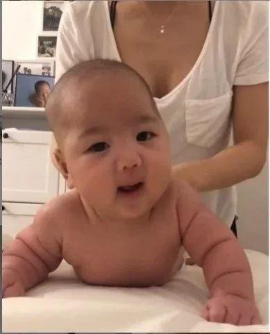 30岁前TVB女星产后极速修身见腹肌 曾因上载哺乳照引热议