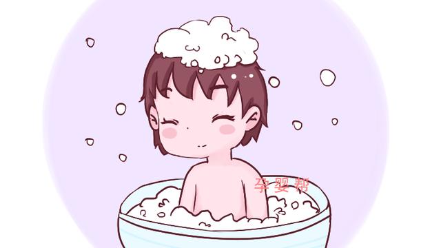 儿科医生郑重提醒：冬天给宝宝洗澡时，别再用这样东西，很危险
