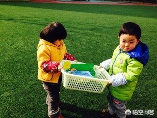 你觉得一个家庭要一个孩子好还是两个孩子好？为什么？