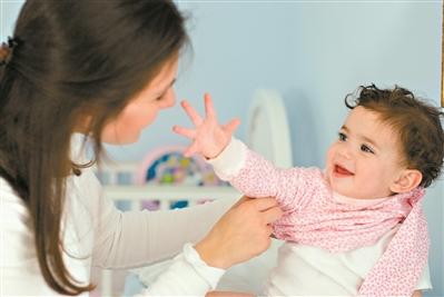 宝宝冷不冷 摸摸颈后背就知道