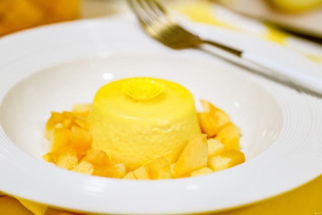 辅食日志｜牛奶布丁（12M+）