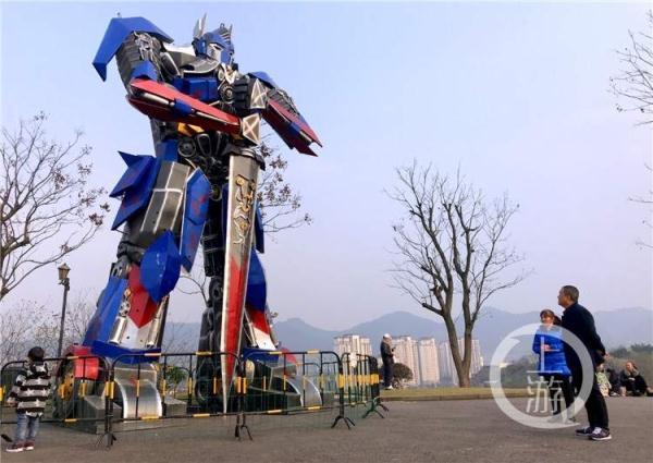 “擎天柱”来重庆了！还有哆啦A梦和光头强