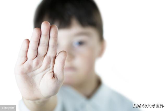 孩子爱欺负人，是因为遗传还是家教？这2件事不要做了，太伤孩子