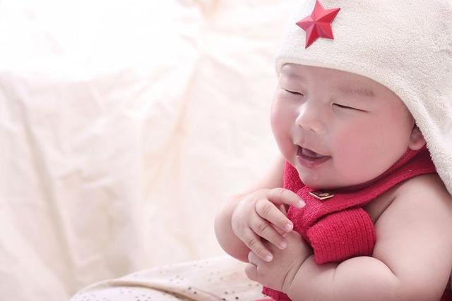 爸爸姓赖，给儿子起的这个名字，老师点名时有点尴尬