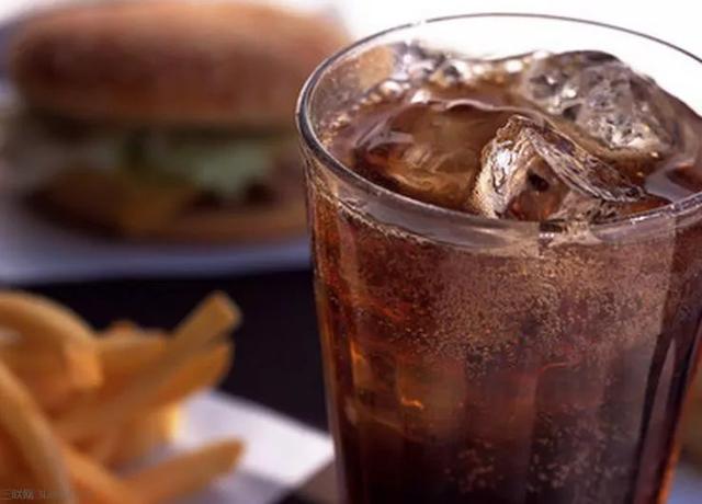 孕妈可以喝冒泡的饮料吗？围观一下吧