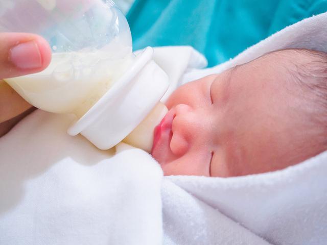 91天女宝母乳瓶喂，是否有需要断夜奶？来听听育婴师怎么说