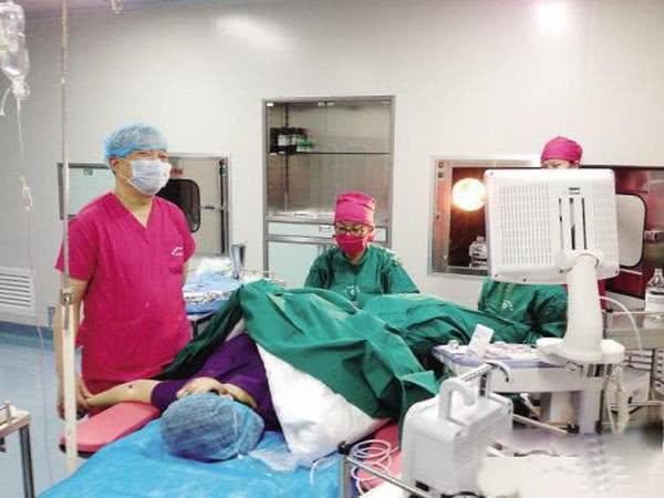 中国女性流产报告！数据很沉重，怀孕超这周，人流风险立马被拉高
