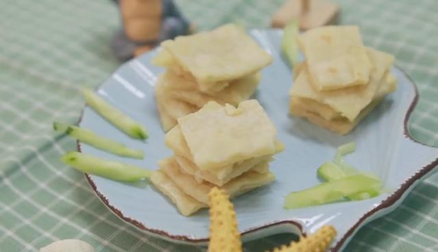 「12M+」一岁开始就要给宝宝尝试这种新的食材了，越晚越容易抗拒