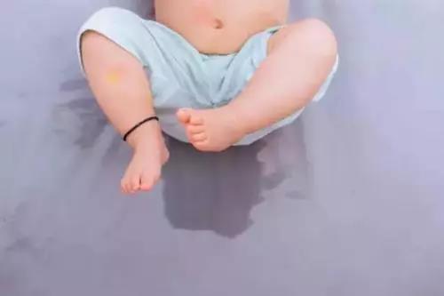 宝宝总是想上厕所？可能是这3个原因导致的！