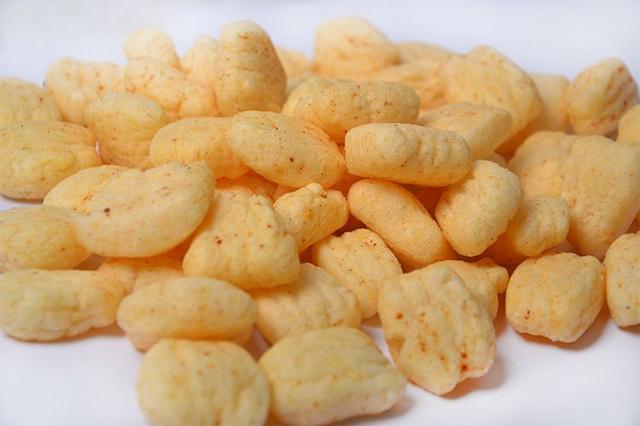 几种小零食不要让孩子多吃，家长们要注意了