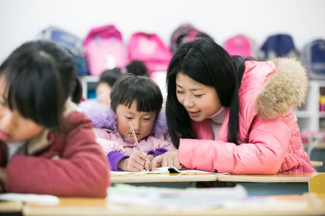 贵州大方：福利院51个孩子的“90后妈妈”