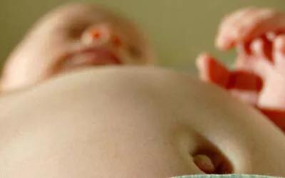 宝宝为什么老胀气？试试这几招，轻松缓解胀气，宝宝不哭闹