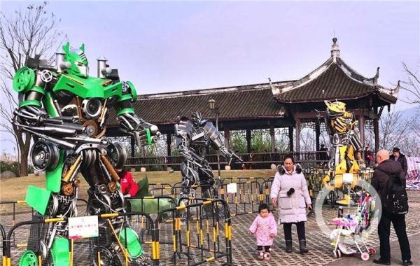“擎天柱”来重庆了！还有哆啦A梦和光头强