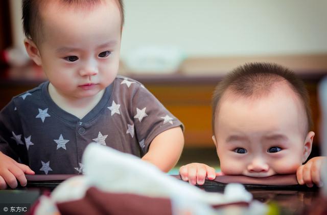 双胞胎的9个秘密，太温暖了，尤其第八个，双胞胎妈妈真有福气