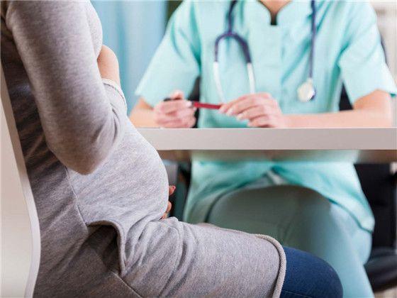 预产期过了2周娃还不出来，医生建议赶紧剖，孩子出来医生呆住