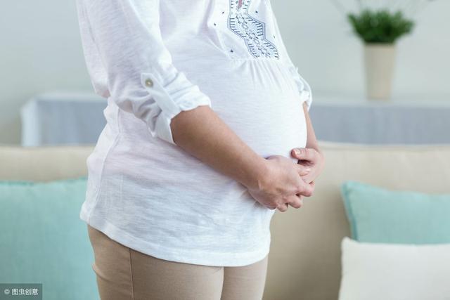 孕妇这样喝水，容易导致羊水浑浊，很多孕妈中招了