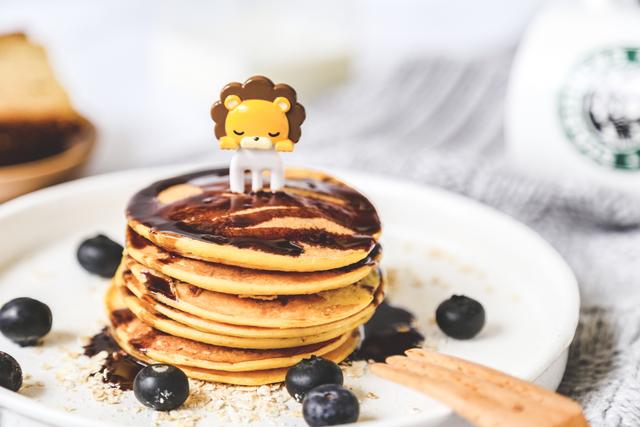 辅食日志｜红薯燕麦酸奶鸡蛋饼（10M+）