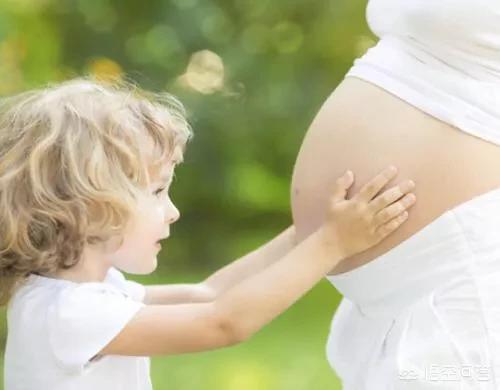 44岁意外怀孕，儿子已20岁上大三，家庭条件一般，儿子还不同意，我该怎么办？