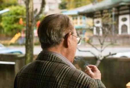 爸爸被宣布只剩3年，摄影师儿子用镜头留下最美好瞬间