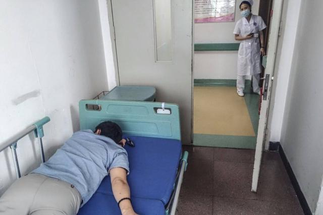 生孩子时，谁才是陪产的“最佳人选”？网友的选择不谋而和