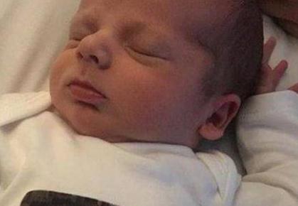 为让病危母亲当上外婆，女儿提前2周将孩子生下