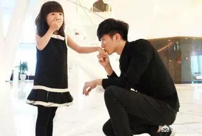 44岁意外怀孕，儿子已20岁上大三，家庭条件一般，儿子还不同意，我该怎么办？