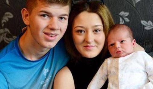 为让病危母亲当上外婆，女儿提前2周将孩子生下