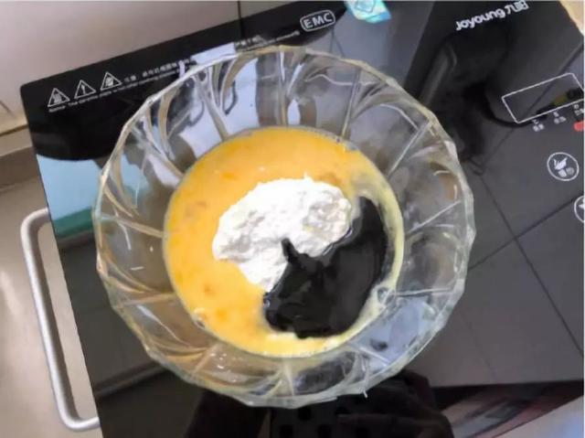 辅食：喷香松软的补钙小饼，宝宝边吃边说好