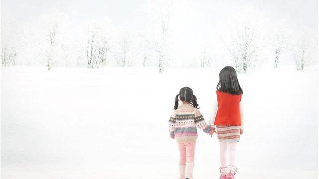 冬雪虽美，小朋友们，可不要贪玩哦！
